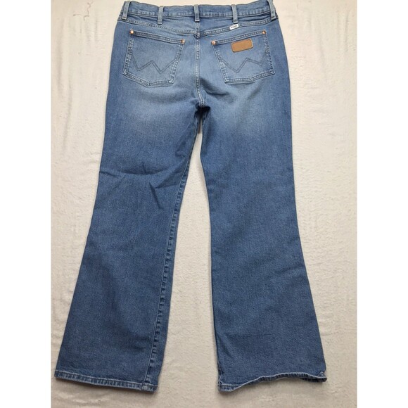 WRANGLER 626 Jeans Women 33x30 Westward High Rise Boot Light Wash Denim Blue - Picture 2 of 16